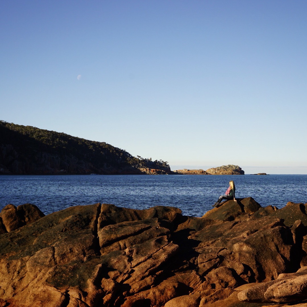 Sleepy Bay Tasmania || Traveling Honeybird