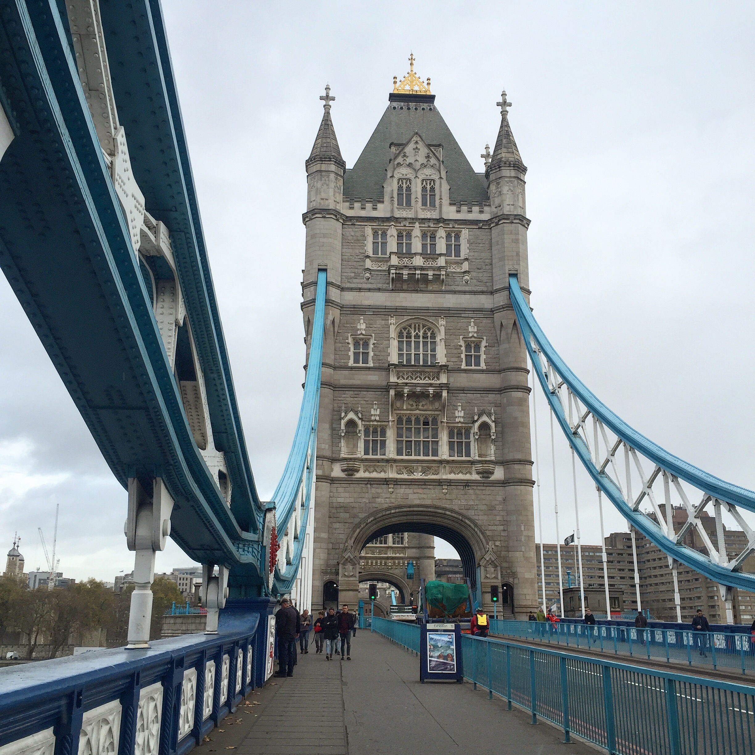 Tower Bridge London || Traveling Honeybird