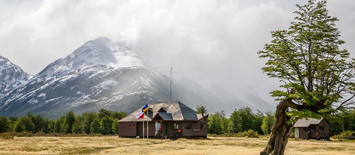 VÉRTICE DICKSON SHELTER VÉRTICE DICKSON SHELTER