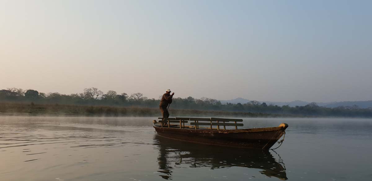 Boat ride at Barahi Lodge