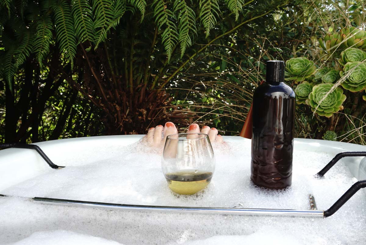Outdoor bathing in Tasmania Having a bath in Tasmania